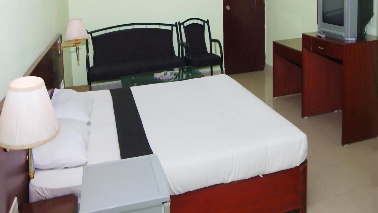 Vaishnavi Group Of Hotels Хидерабад Екстериор снимка