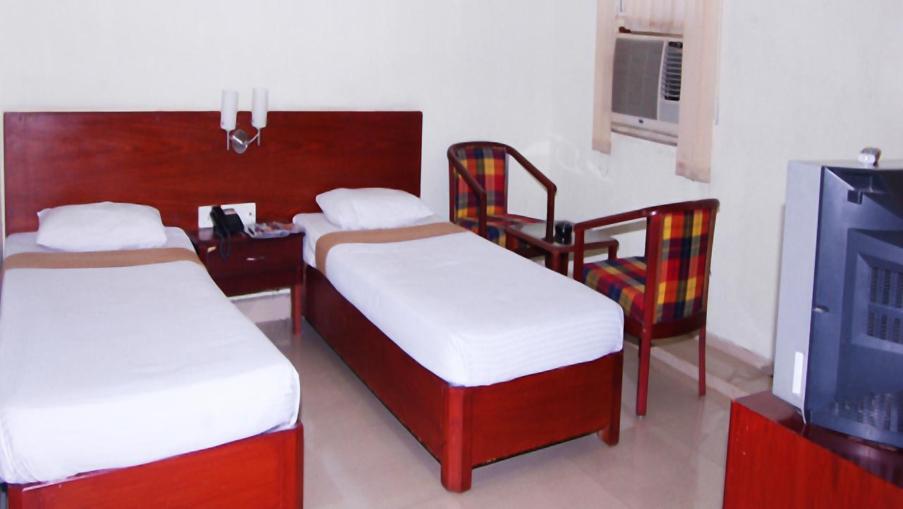 Vaishnavi Group Of Hotels Хидерабад Екстериор снимка