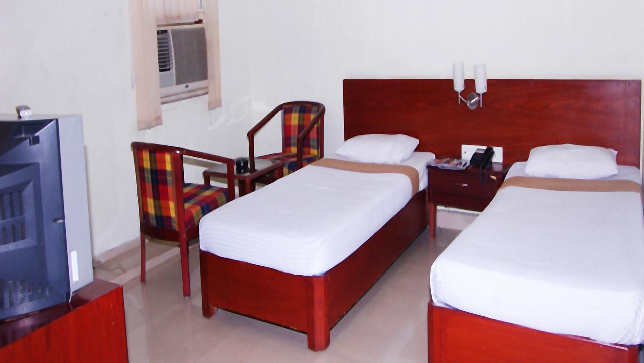 Vaishnavi Group Of Hotels Хидерабад Екстериор снимка